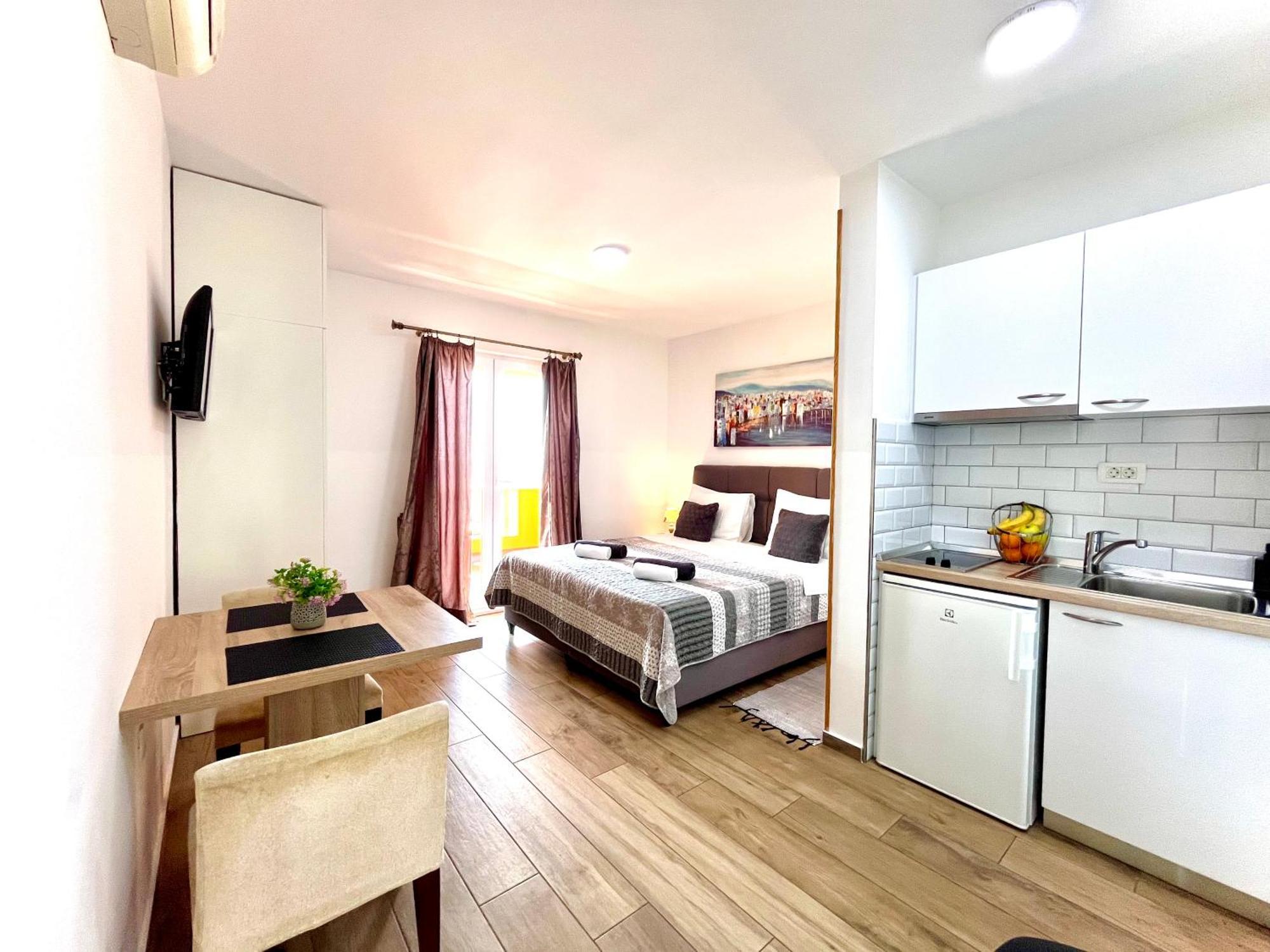 Apartments Sunset Млини Стая снимка