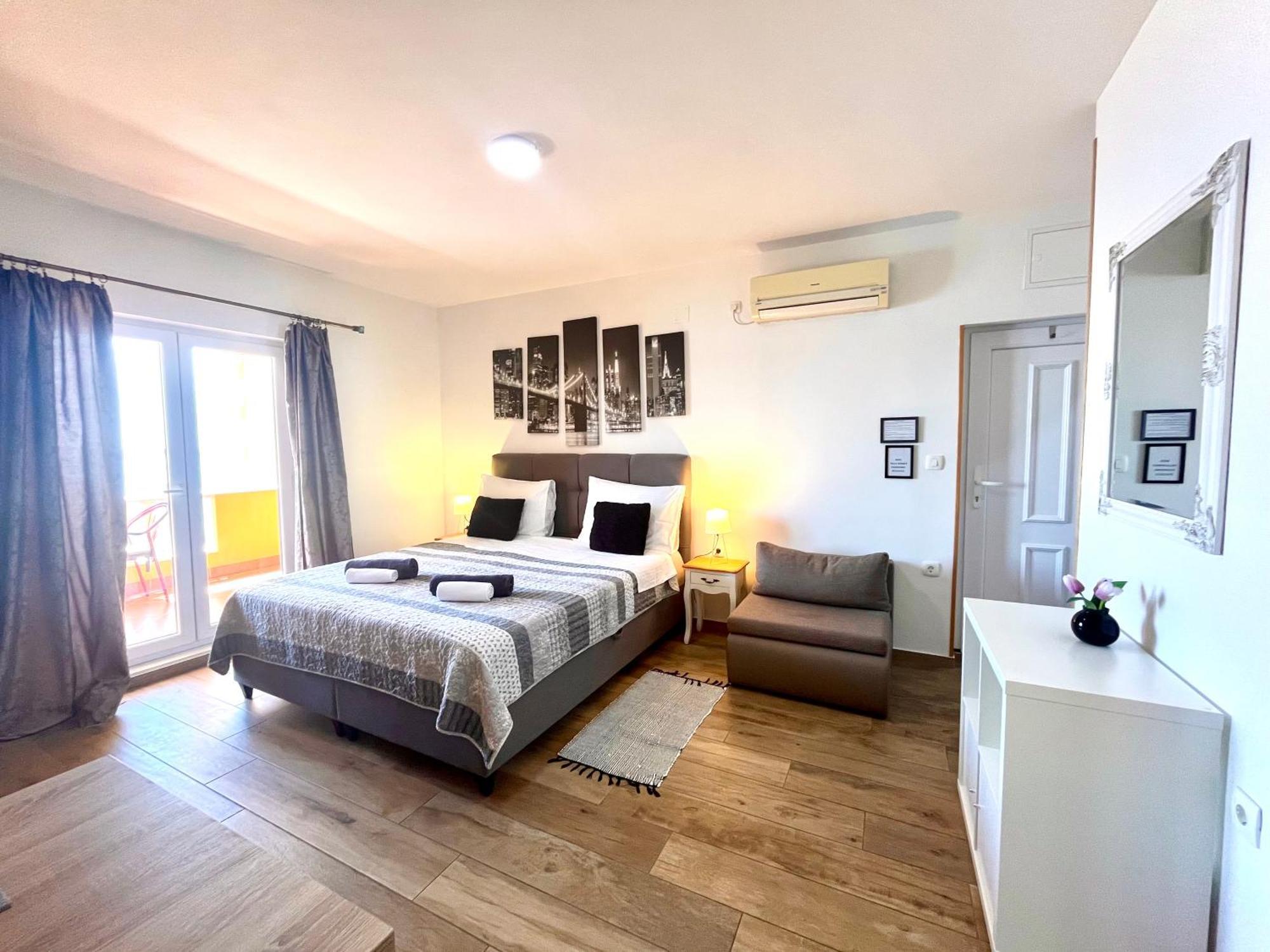 Apartments Sunset Млини Стая снимка