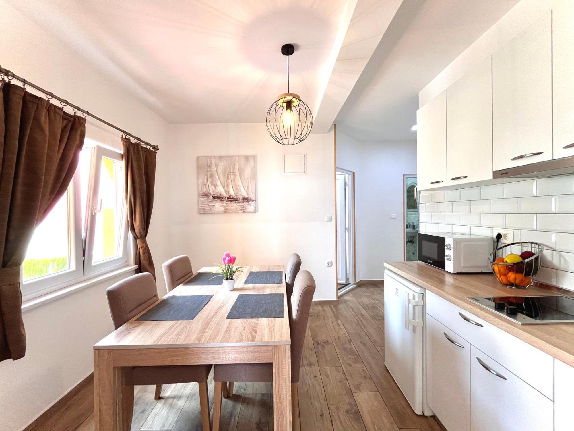 Apartments Sunset Млини Стая снимка